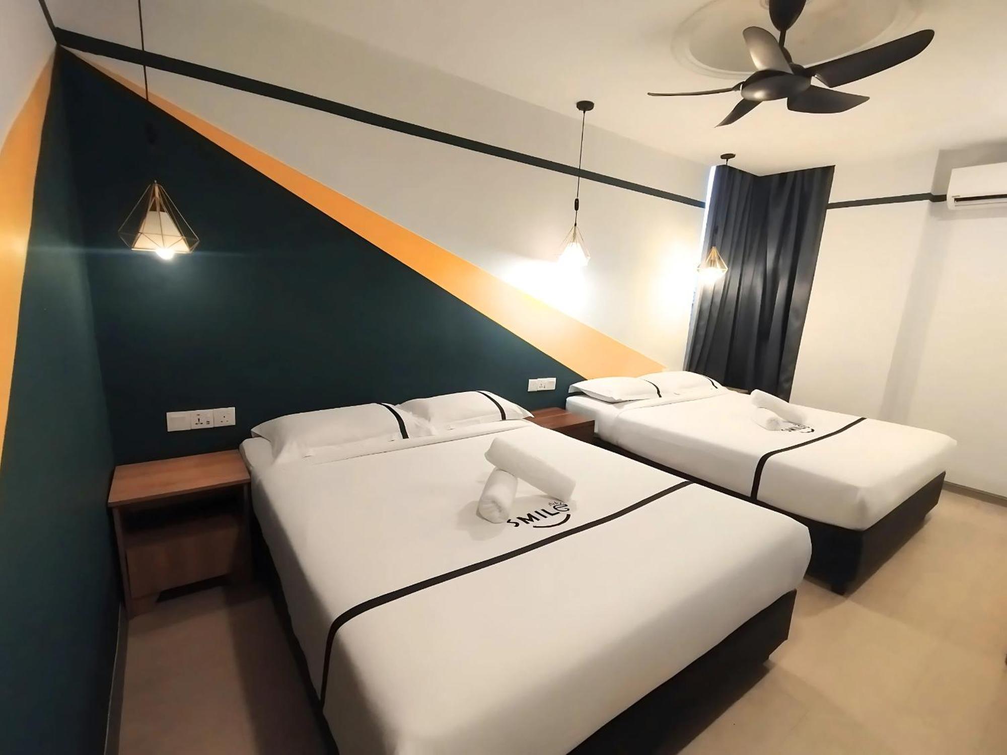 Smile Hotel Serdang South City Exterior photo